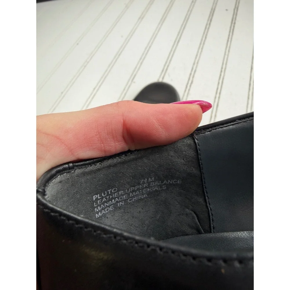 Nicole Vintage Y2K Black Leather Slip On Classy Work Loafers Women's Size 7.5
